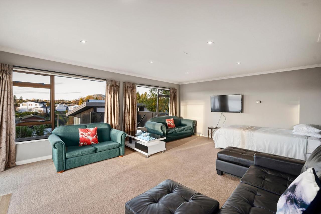 Taupo Escape - Rainbow Point Holiday Home Extérieur photo