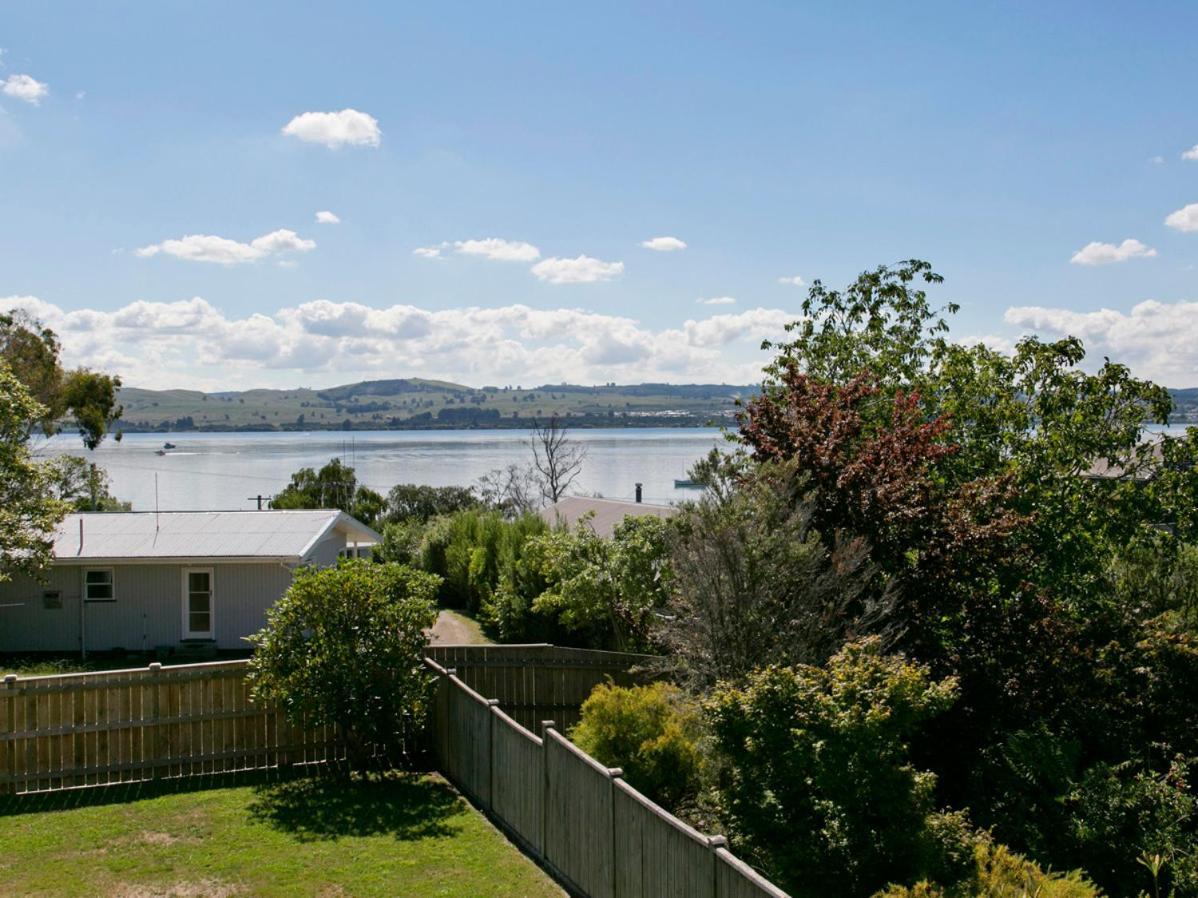 Taupo Escape - Rainbow Point Holiday Home Extérieur photo